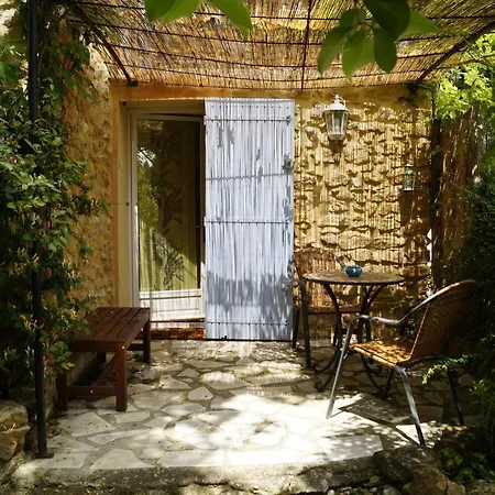 Mas Du Clos De L'escarrat Pensión Jonquieres (Vaucluse)